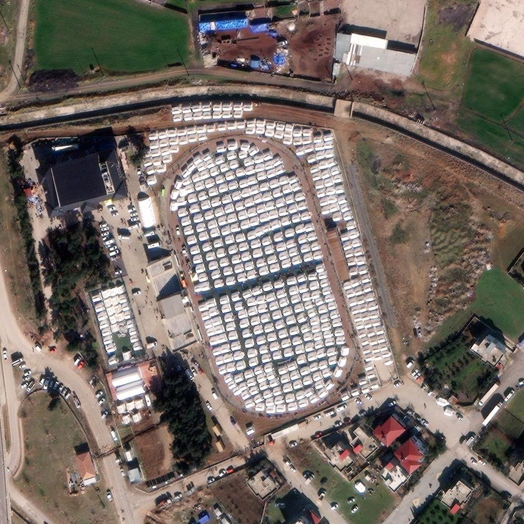 Satellite image of tents in İslahiye stadium